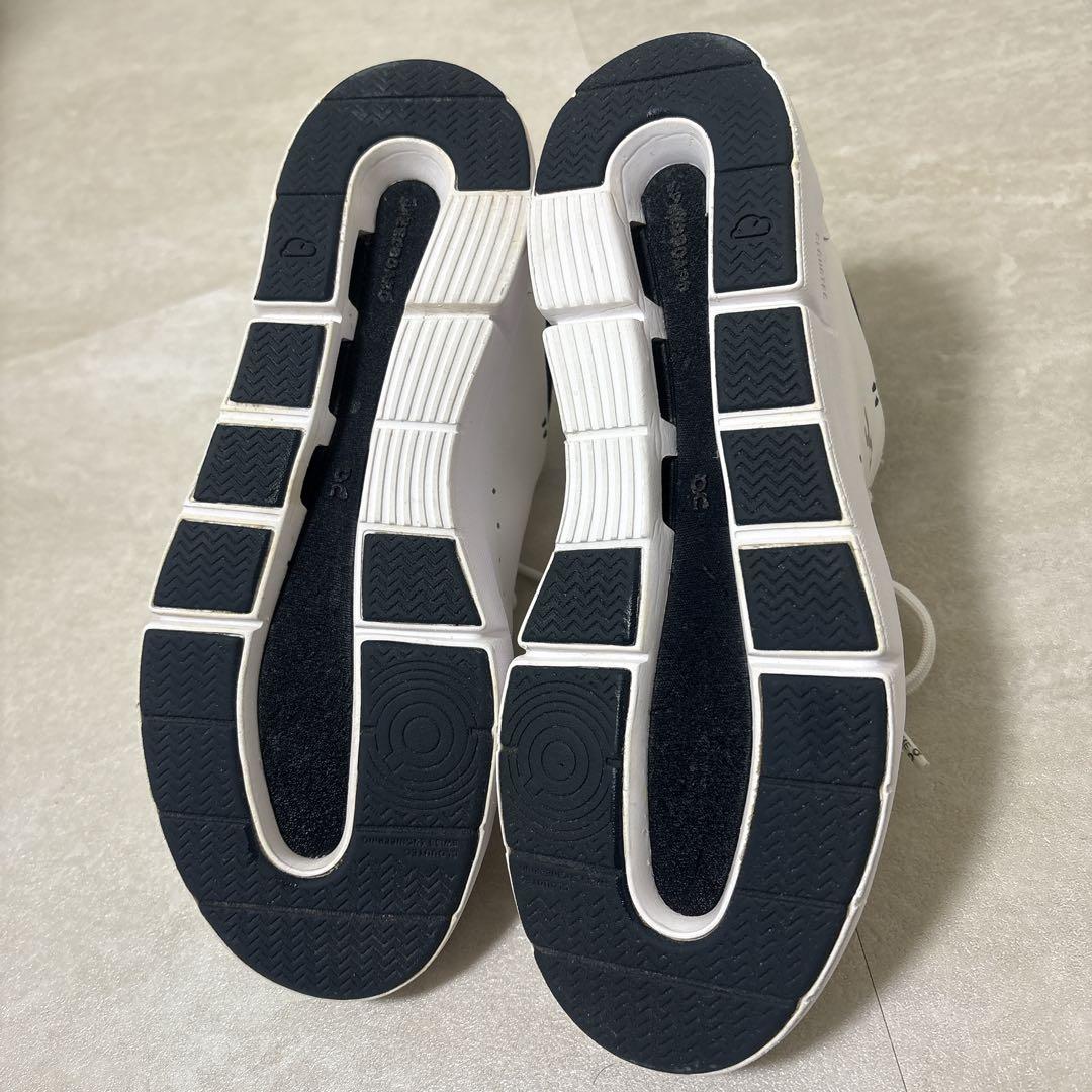 on スニーカー ホワイト/ネイビー