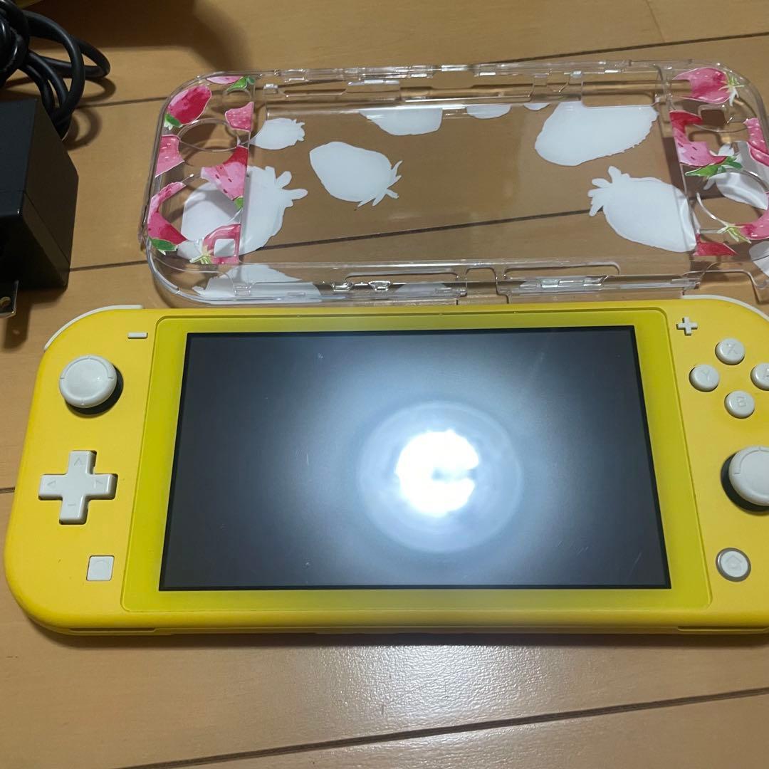 Nintendo Switch Lite イエロー　本体　充電器