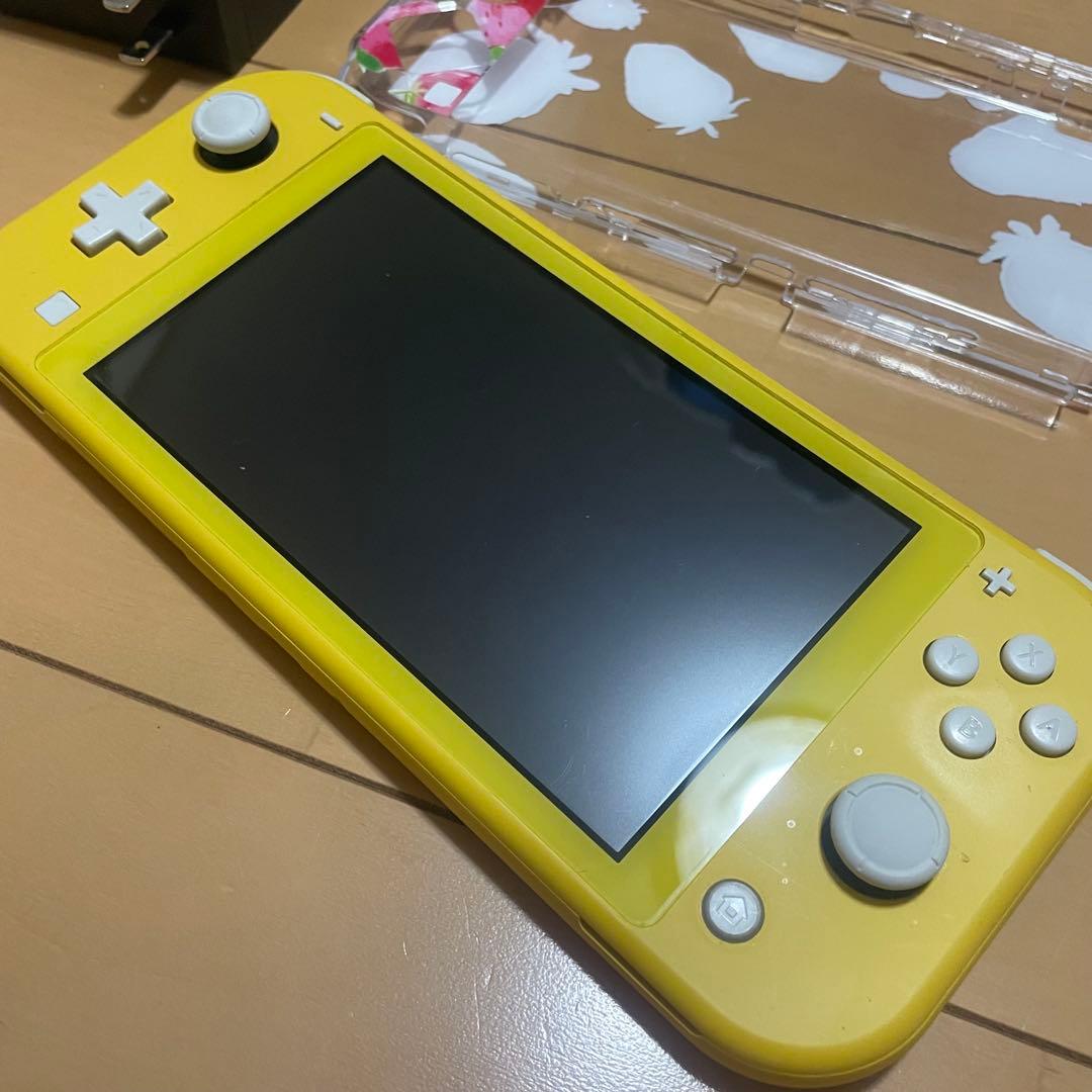 Nintendo Switch Lite イエロー　本体　充電器
