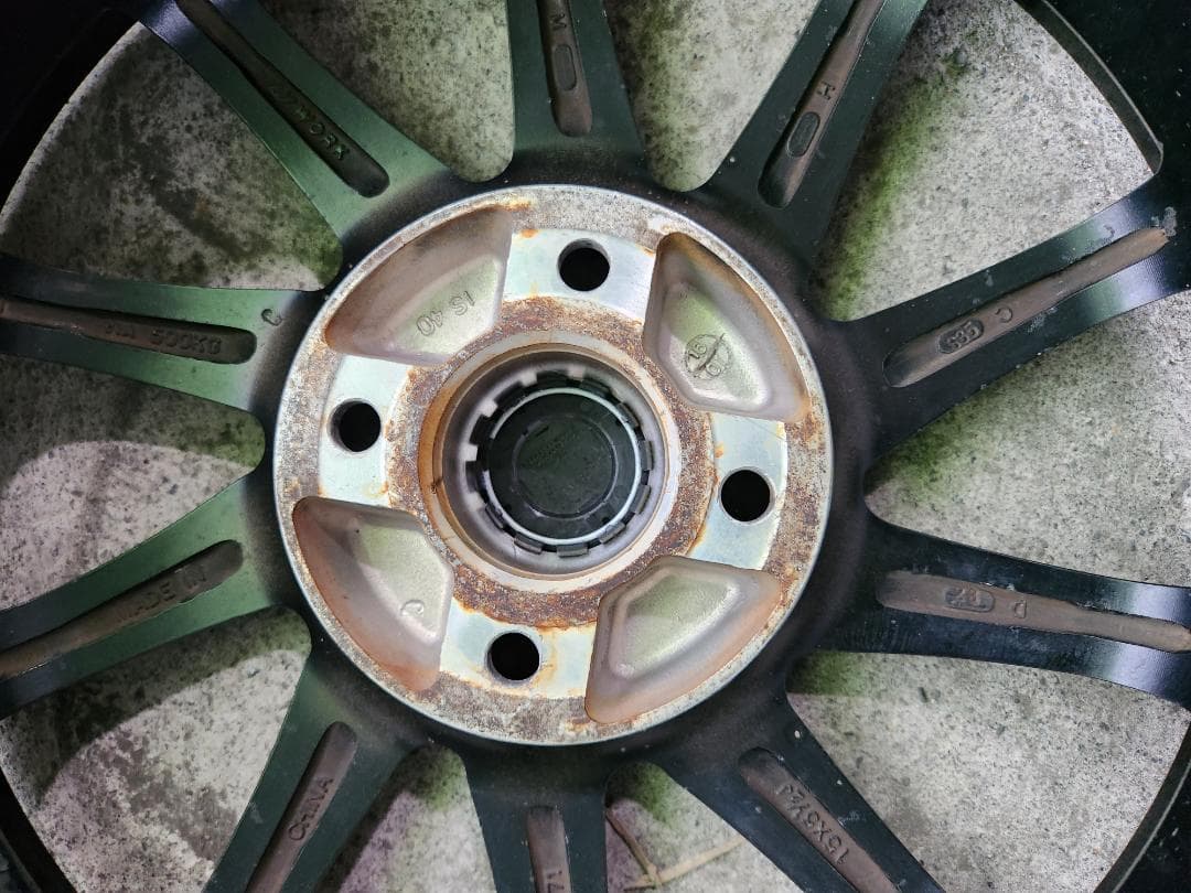 送料込☆ワークWORK NEZART 15X5.5J+40 PCD100-4H