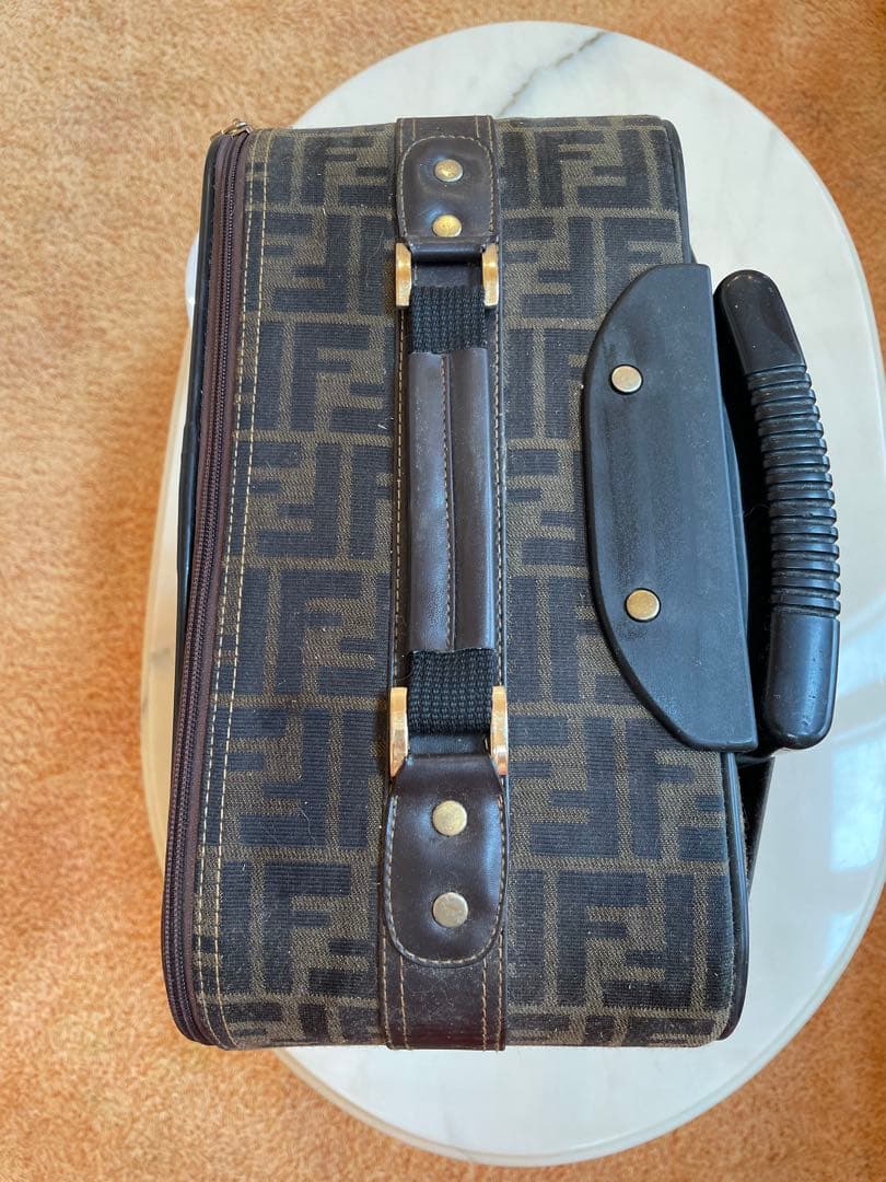 希少❣️FENDIフェンディズッカ柄‼️2輪キャリーケース❣️極美品‼️スタイリッシュ