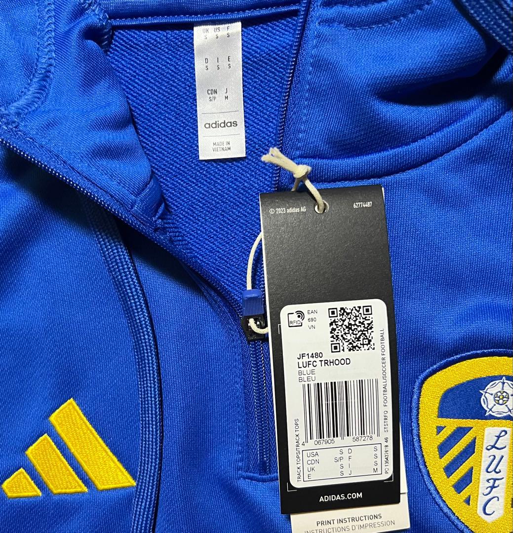 リーズユナイテッド　24-25 パーカー adidas 日本サイズM 新品未使用