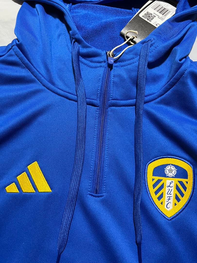 リーズユナイテッド　24-25 パーカー adidas 日本サイズM 新品未使用