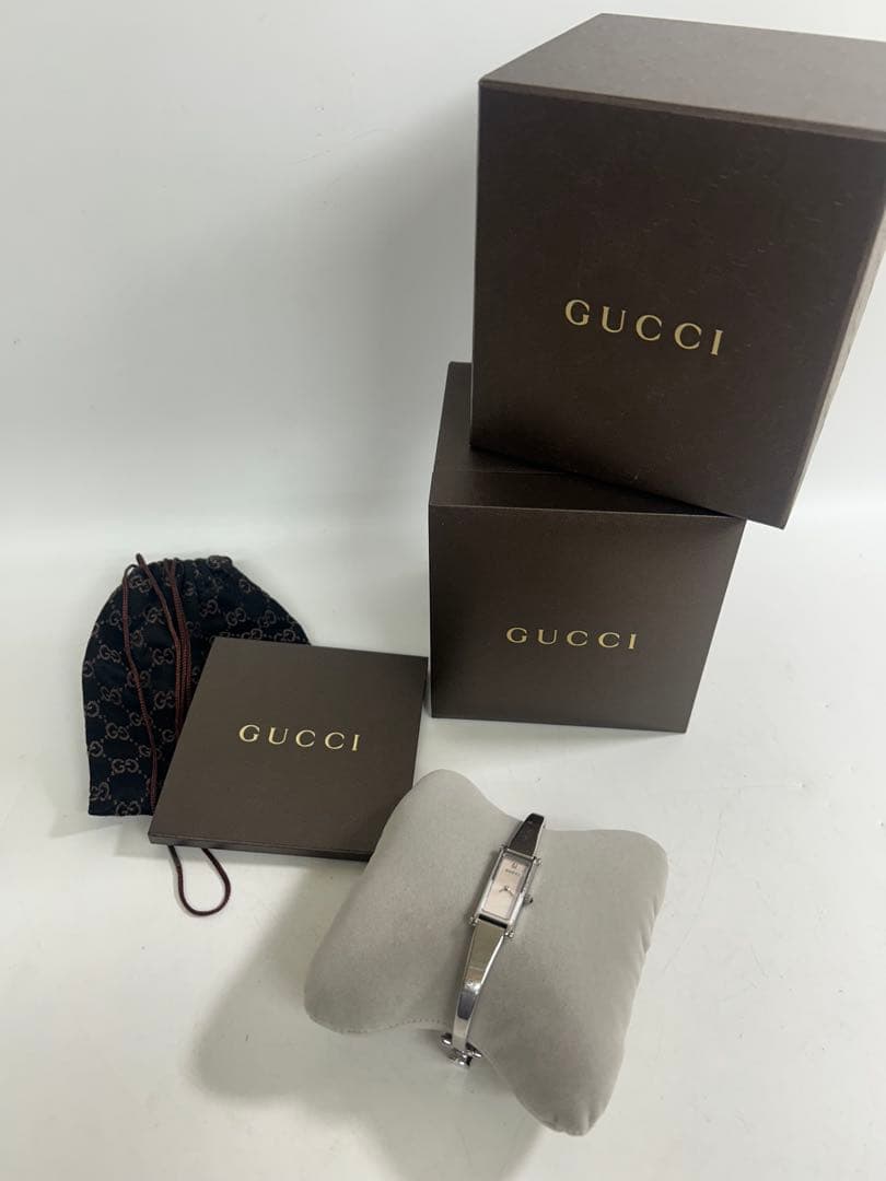 GUCCI 1500 L 腕時計　ダイヤモンドシェル文字盤