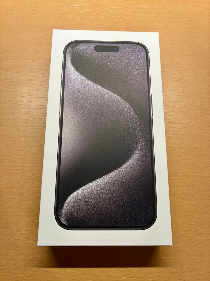 美品 Apple iPhone 15 Pro 128GB ブラックチタニウム