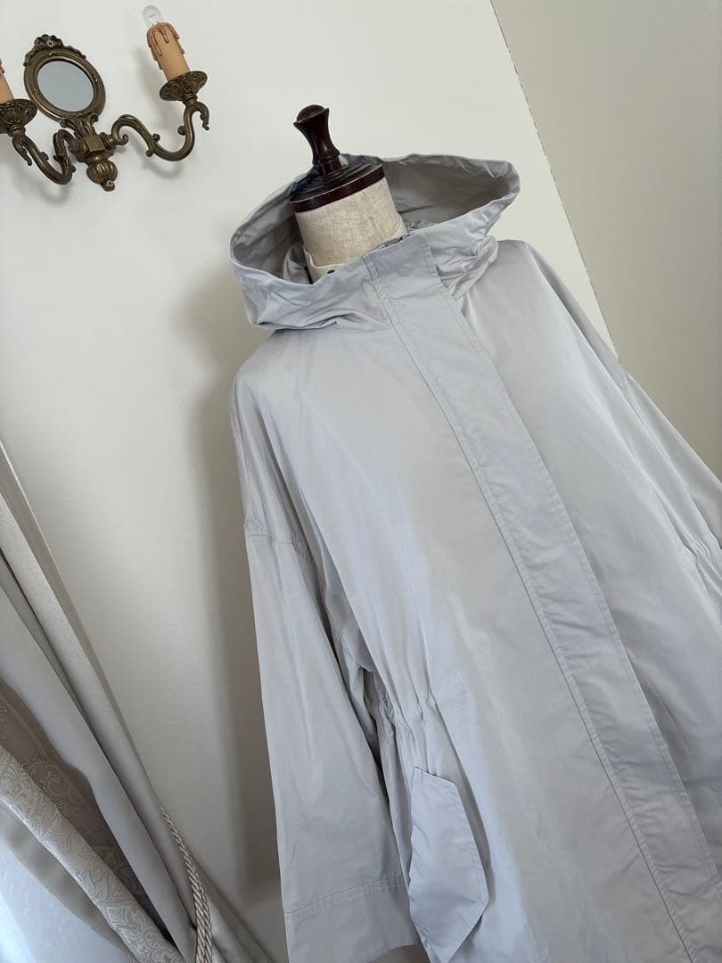 美品　swinswing イタリア生地　ナイロン　タフタコート　40サイズ