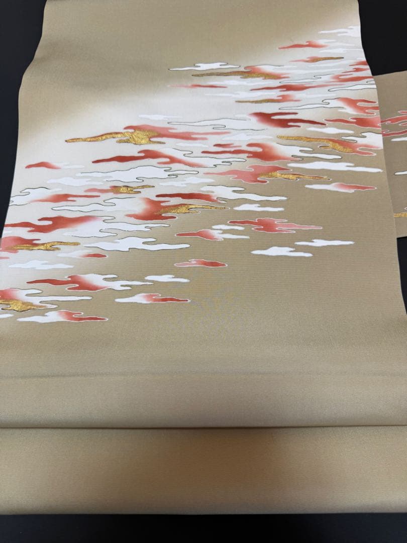 【銘品新品】京都老舗銘店「ゑり善」高級塩瀬帯 ベージュ色「褄霞文様」手描き友禅