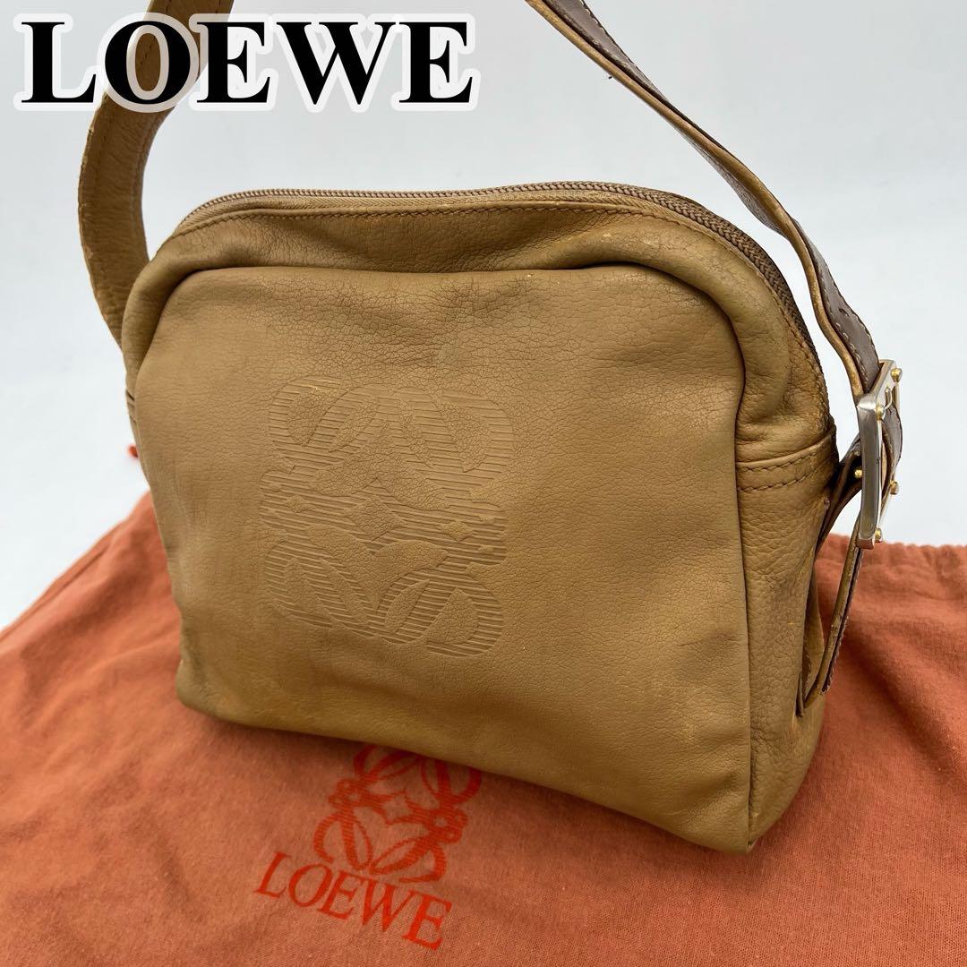 LOEWE ショルダーバッグ ポシェット 斜めがけ アナグラム ロゴ型押し 本革