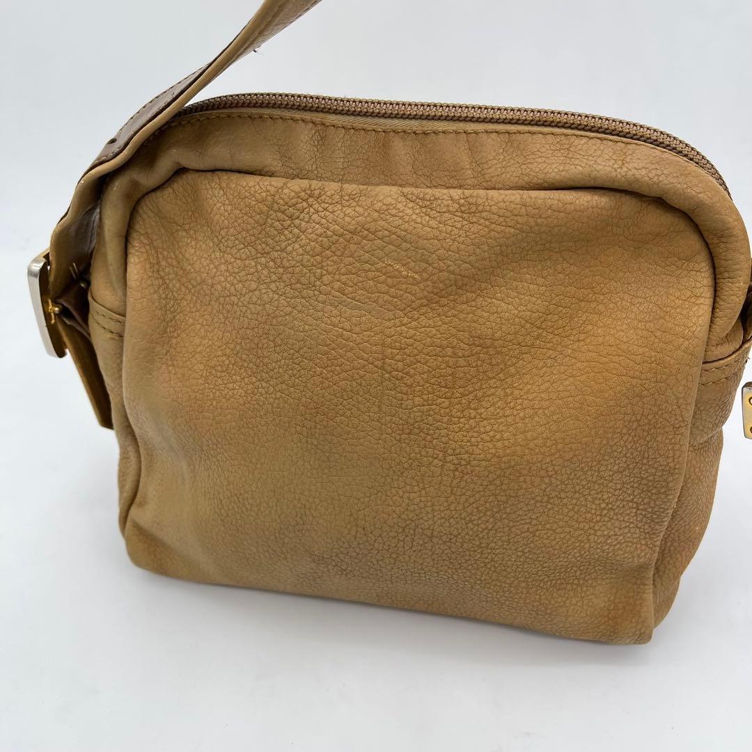 LOEWE ショルダーバッグ ポシェット 斜めがけ アナグラム ロゴ型押し 本革