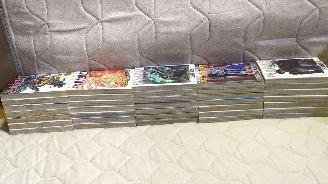 ★初版あり　激レアヤングアニマル　BERSERK ベルセルク　三浦建太郎　35冊