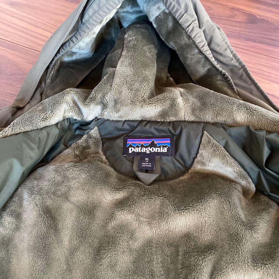 パタゴニアキッズＸＬ　カーキのジャンバー