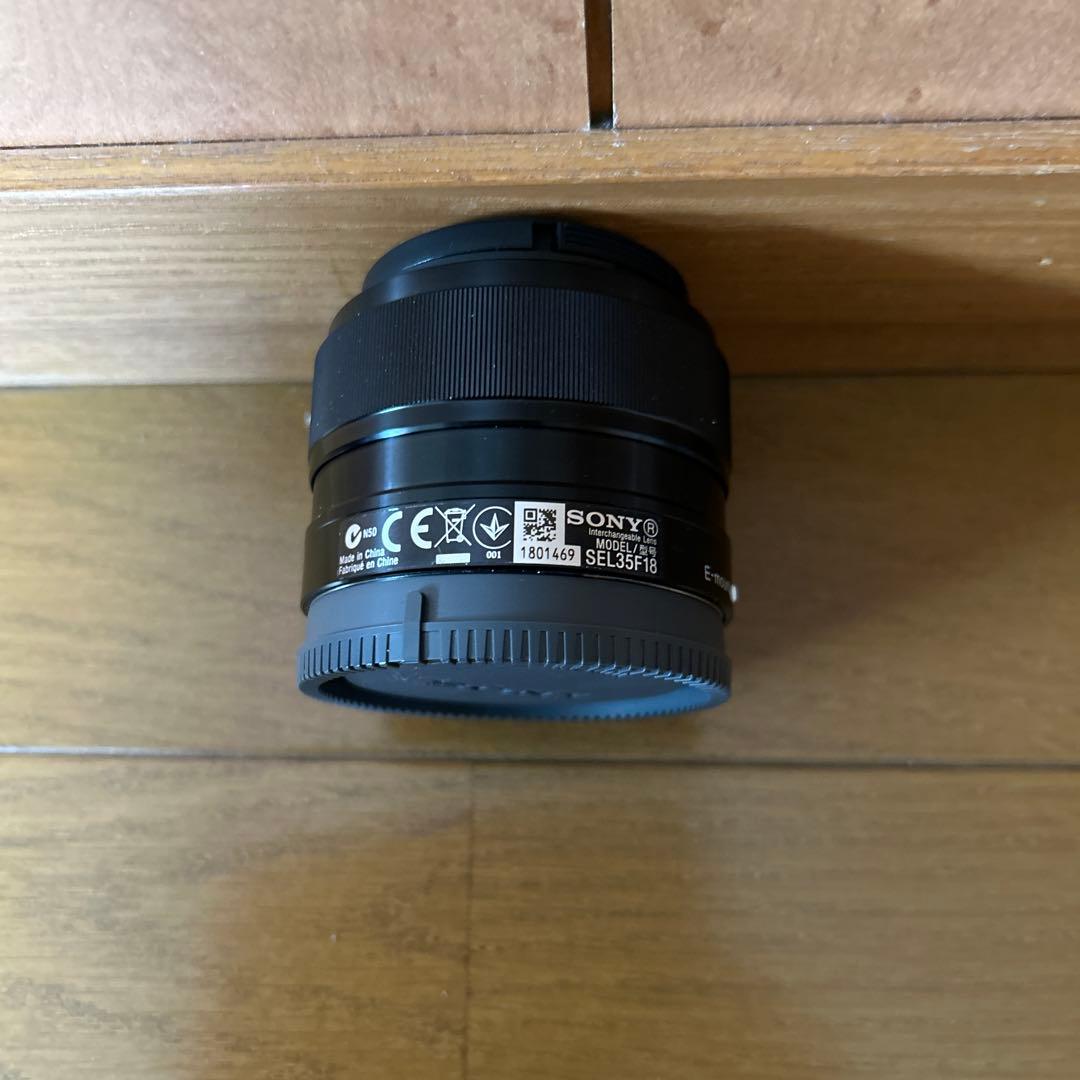 SONY 一眼レフAPS-C用　SEL35F18