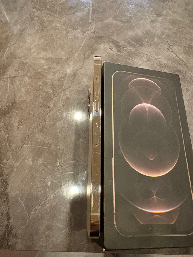 Apple iPhone 12 Pro Max 256ゴールド 本体