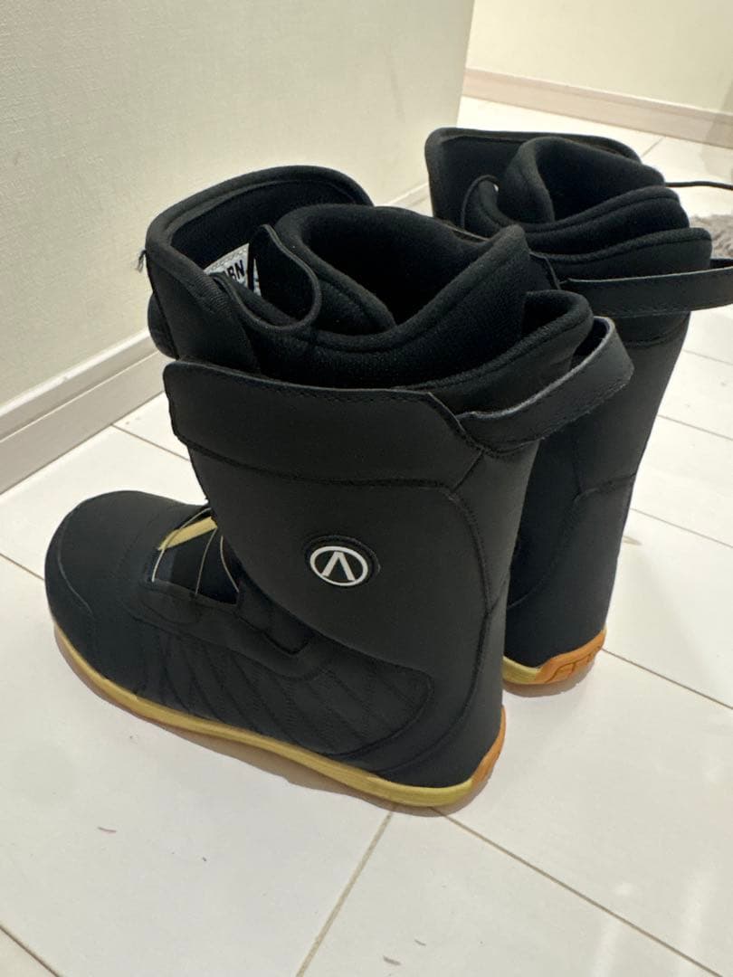 エアボーン ARBN 24.5 スノーボード　ブーツ　ボア