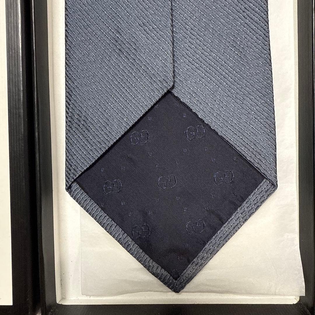 未使用タグ付　グッチ　ネクタイ　グレー　シルクジャガード
