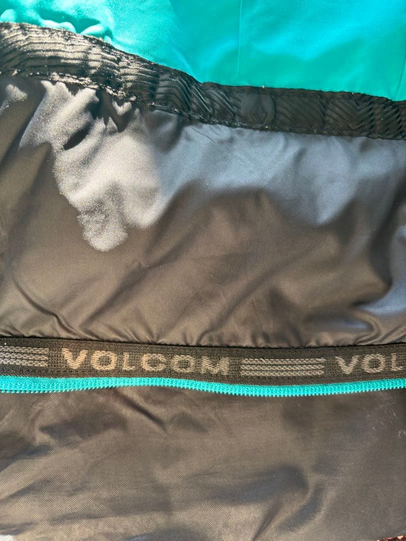 【上下セット】ボルコム 花柄レディース スノーボードウェア