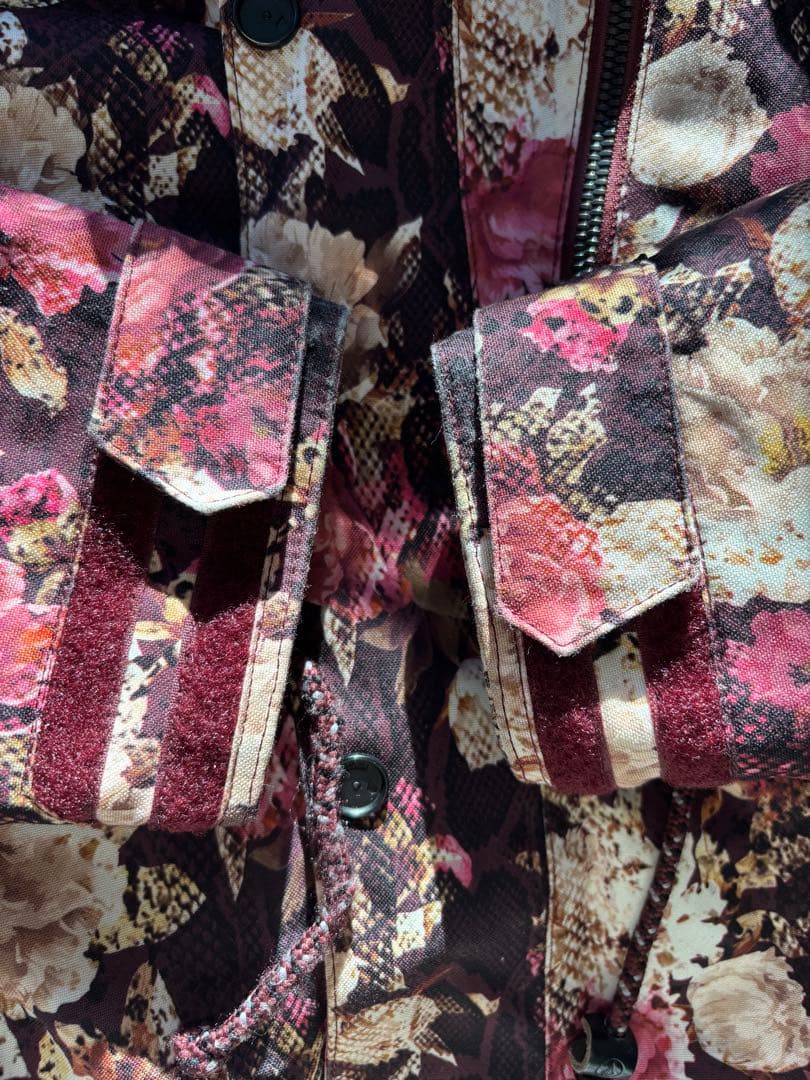 【上下セット】ボルコム 花柄レディース スノーボードウェア