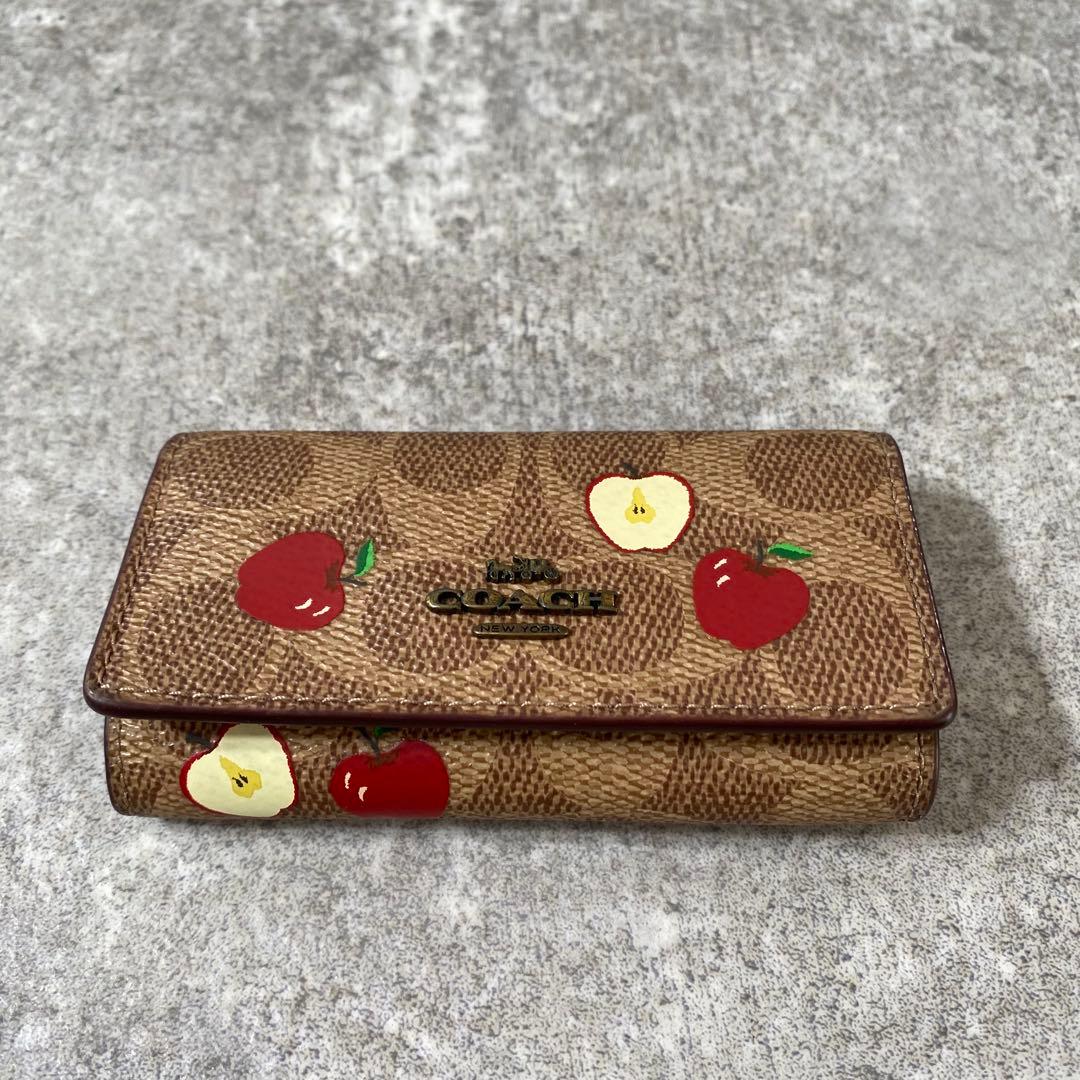 未使用　COACH　キーリング　PVCレザー　シグネチャー　アップル りんご