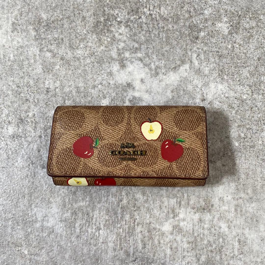 未使用　COACH　キーリング　PVCレザー　シグネチャー　アップル りんご