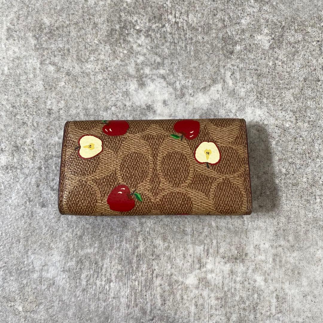 未使用　COACH　キーリング　PVCレザー　シグネチャー　アップル りんご