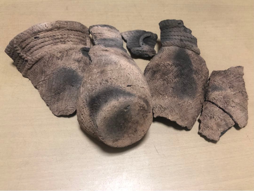 「縄文土器の欠片 No.535」です。