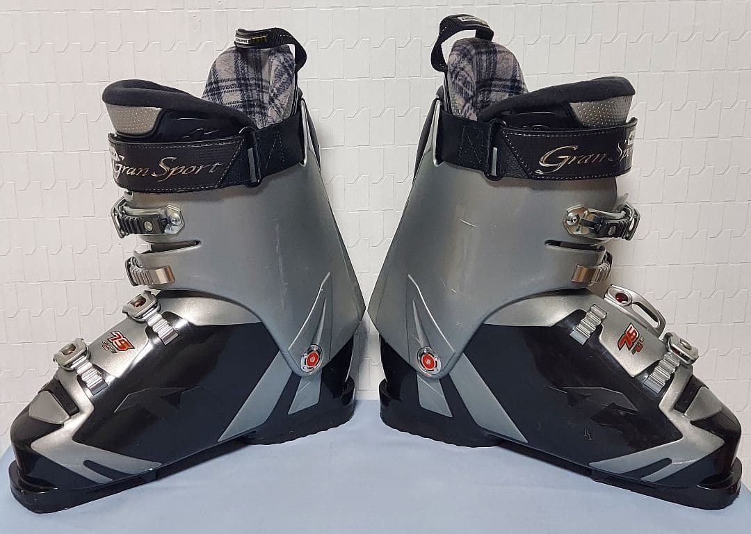 NORDICA スキーブーツ 26-26.5cm 収納バッグ付き