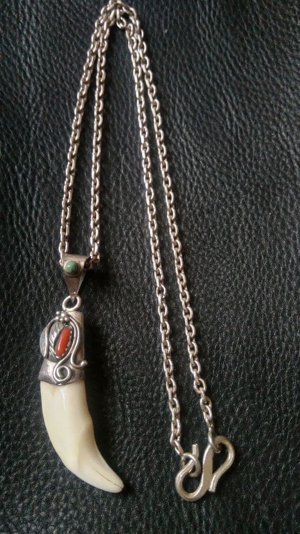 狼牙ペンダント ネックレス ウルフ牙