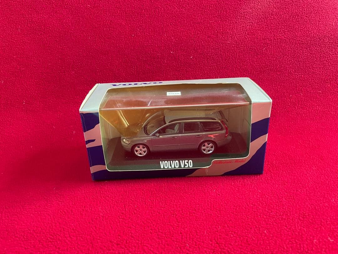 ミニカー　1/43　ボルボ　V50 ディーラー正規品　モデルカー