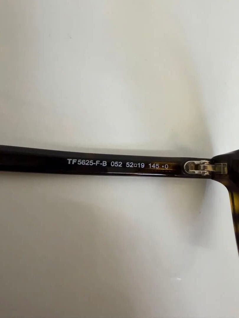 TOM FORD TF5625-F-B 052 度なし　メガネ　サングラス