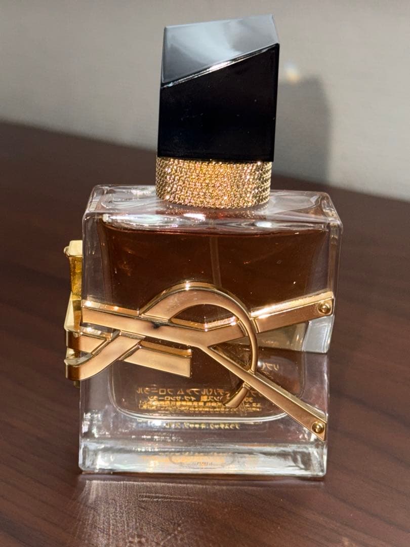 イブサンローラン　リブレオーデパルファムフローラル　30ml