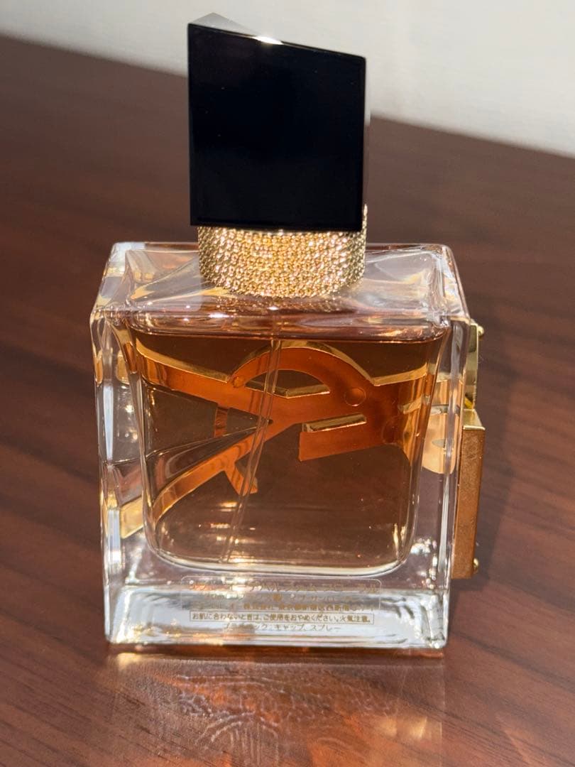 イブサンローラン　リブレオーデパルファムフローラル　30ml