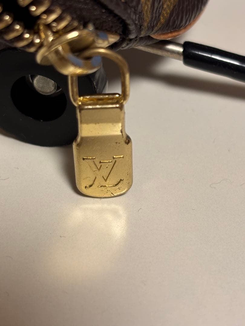 極美品　ルイヴィトン　モノグラム　ポルトモネロン　丸型　ケース