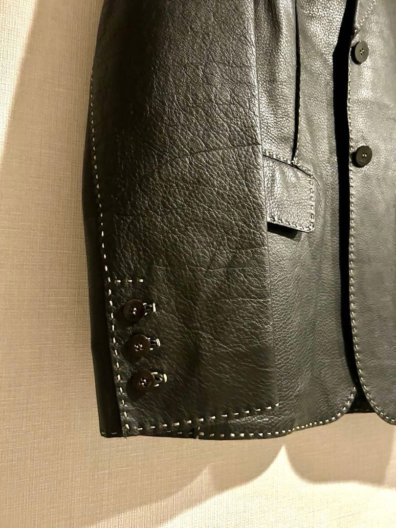 S*e様 FENDI 黒レザージャケット ステッチデザイン　新品未使用