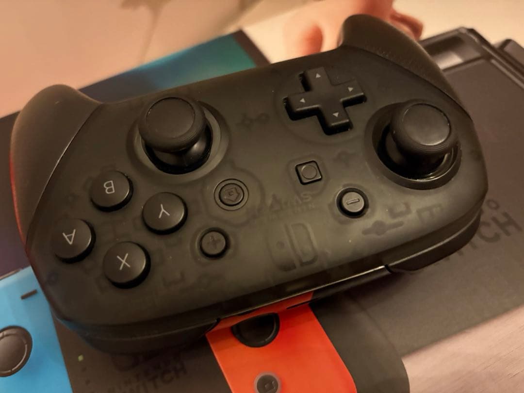 Switch本体、プロコン