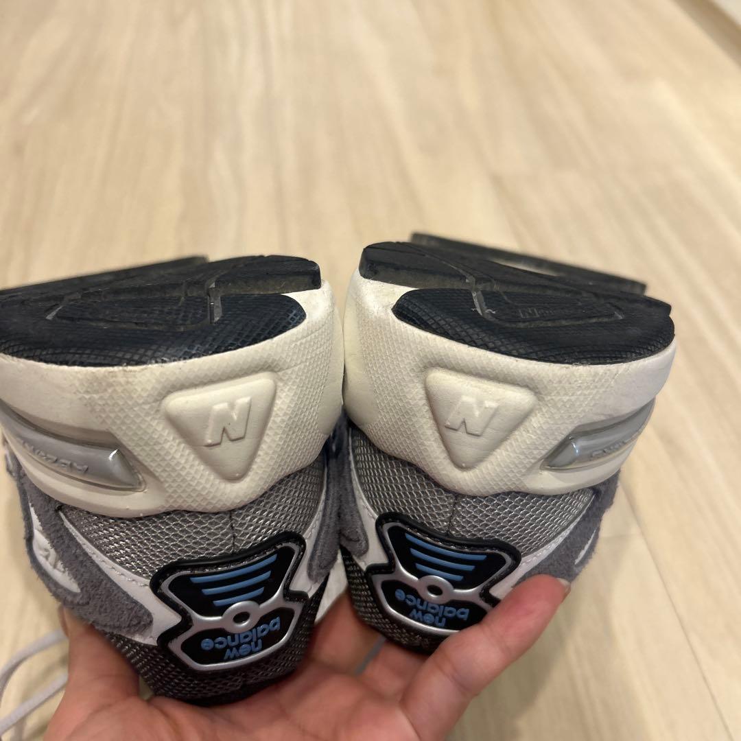 New Balance 725 グレー スニーカー