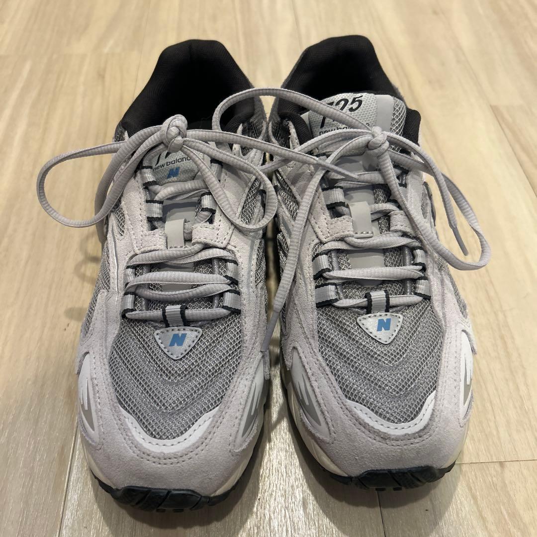 New Balance 725 グレー スニーカー