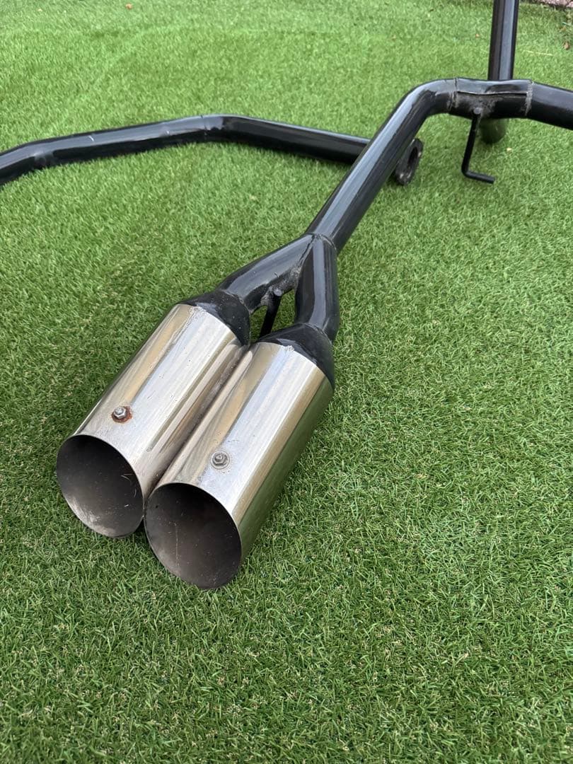 30プリウス　爆音皇帝４本出しマフラー