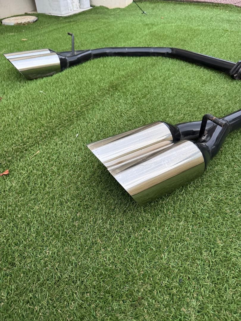 30プリウス　爆音皇帝４本出しマフラー