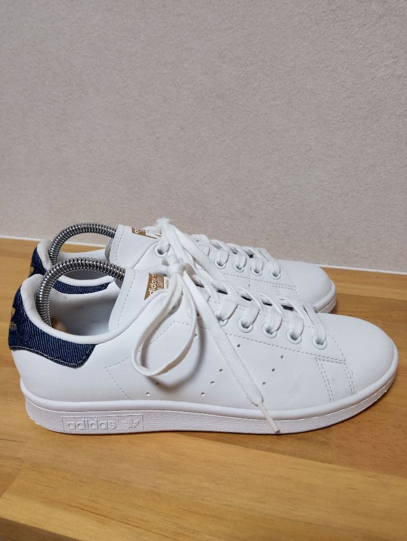 adidas スニーカー ホワイト