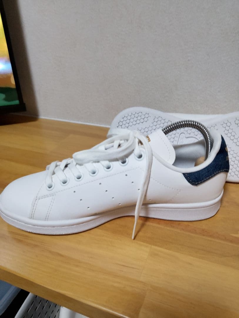 adidas スニーカー ホワイト