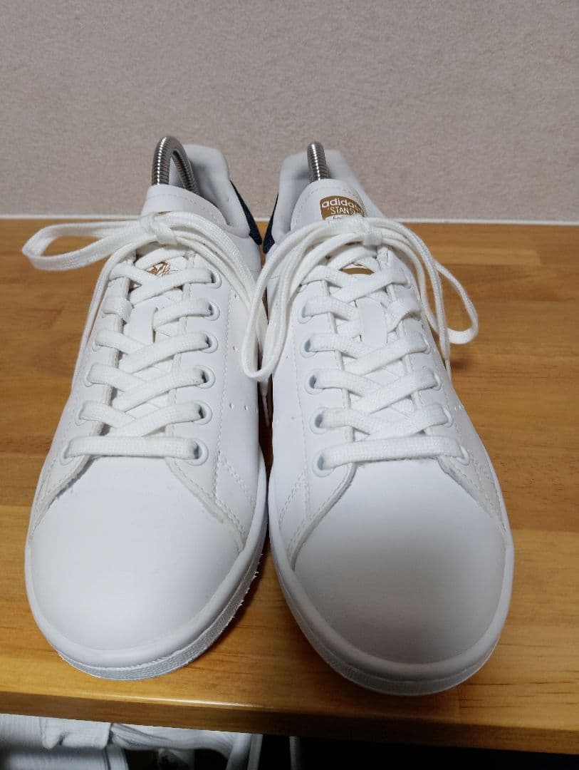 adidas スニーカー ホワイト