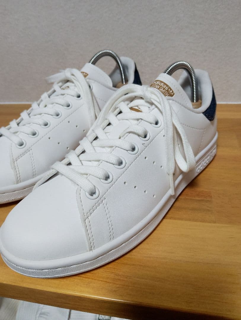 adidas スニーカー ホワイト