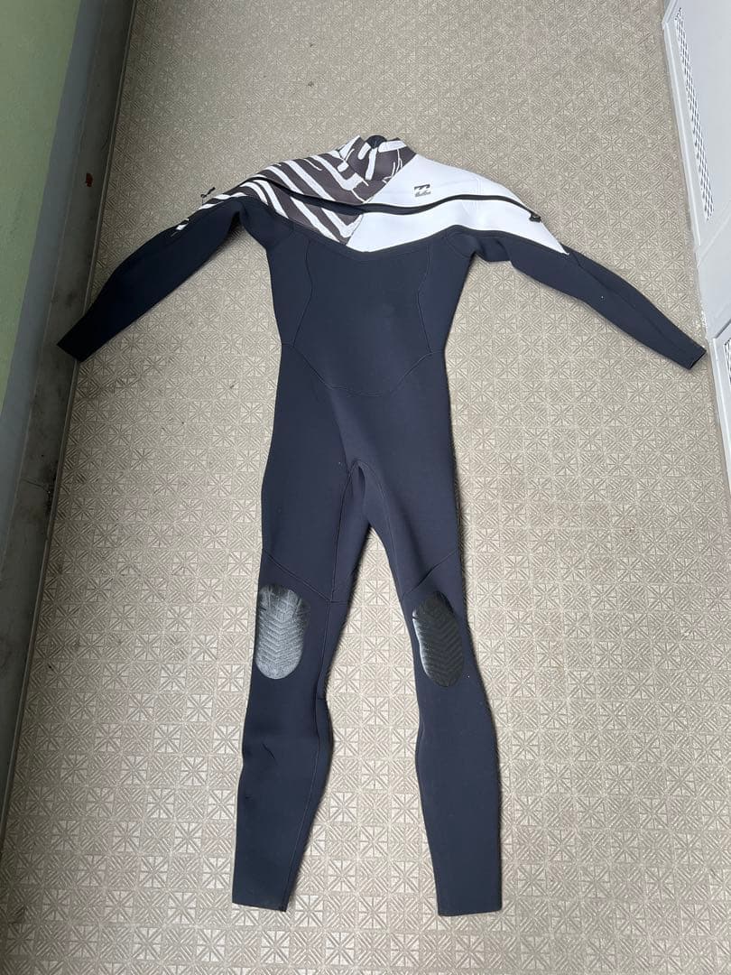 BILLABONG フルスーツ ML ブラック/ホワイト　値下げします