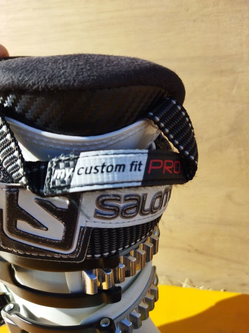 サロモン　女性用　スキーブーツ 23.5cm　X-MAX LC100