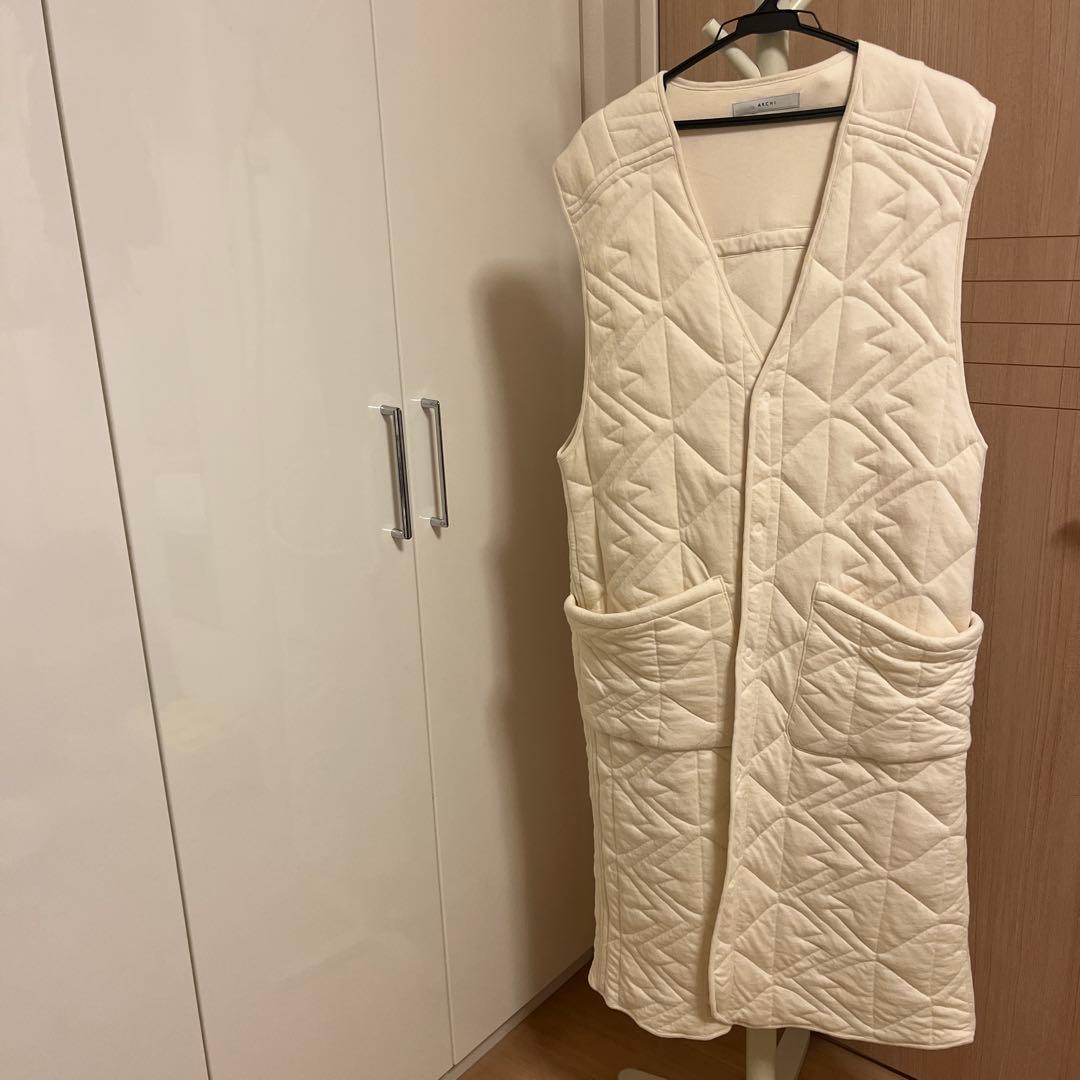 アーキ キルティング ジレ