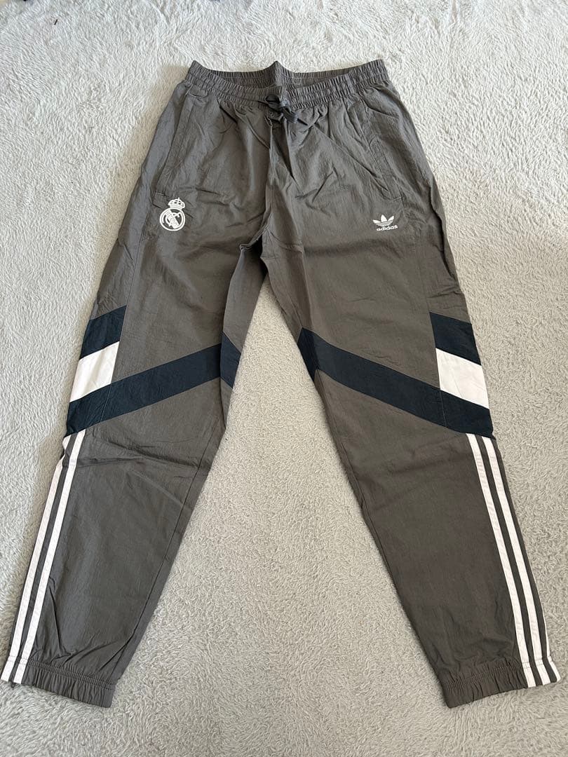 adidas レアル・マドリード ウィンドブレーカー グレー