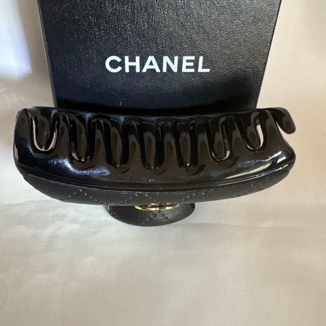 ラスト１点極美品❗️CHANEL ノベルティブラック ヘアクリップキルティング