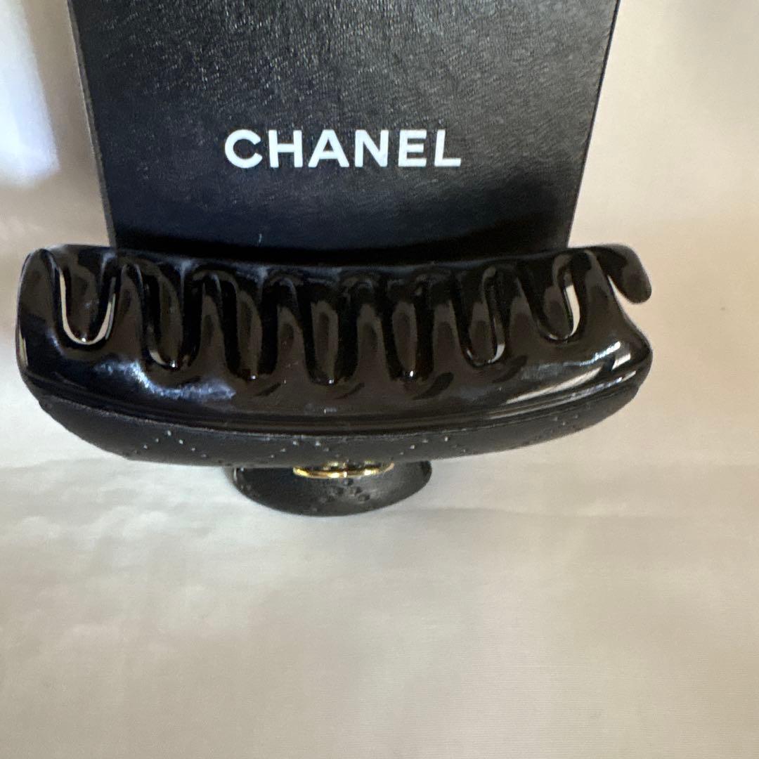 ラスト１点極美品❗️CHANEL ノベルティブラック ヘアクリップキルティング