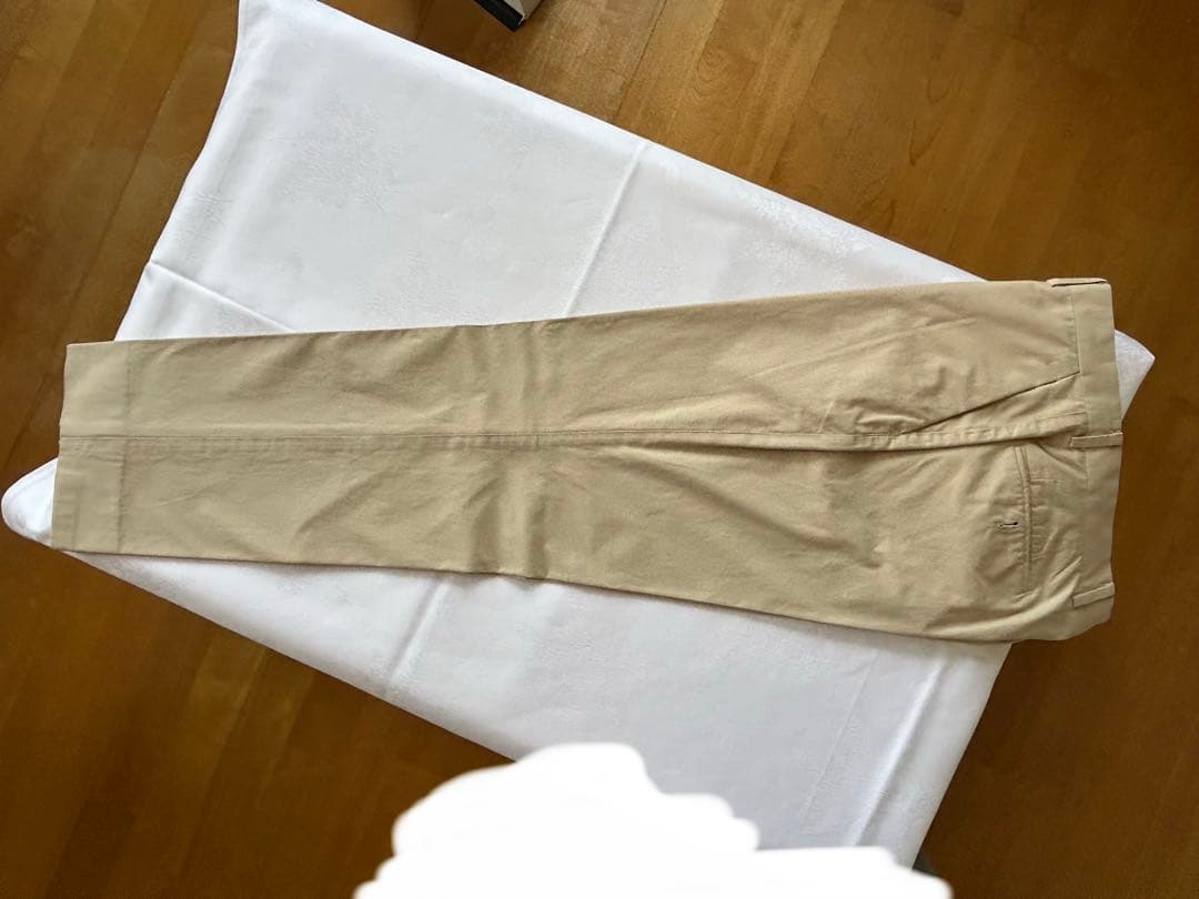 ベージュ シングルブレスト 2ピーススーツ