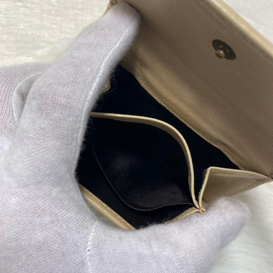 美品　GUCCI グッチ　二つ折り　財布　コンパクト　ベージュ　白　レディース